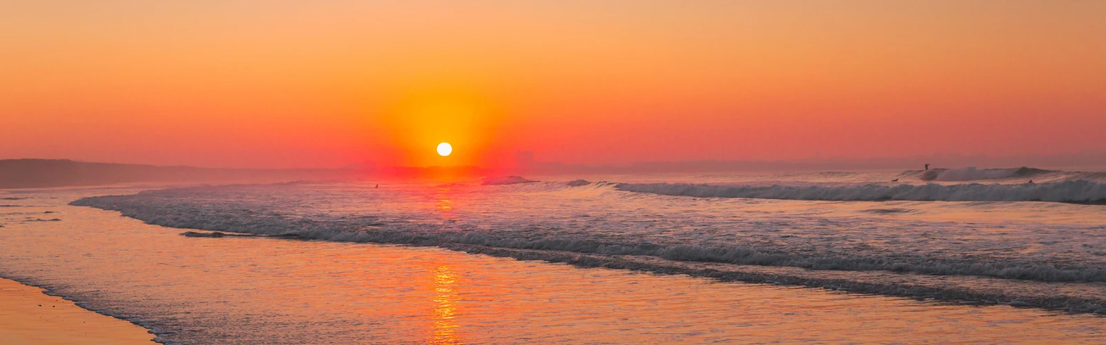 Chilling at Al Kout Beach: Sand, Sea & Sunset